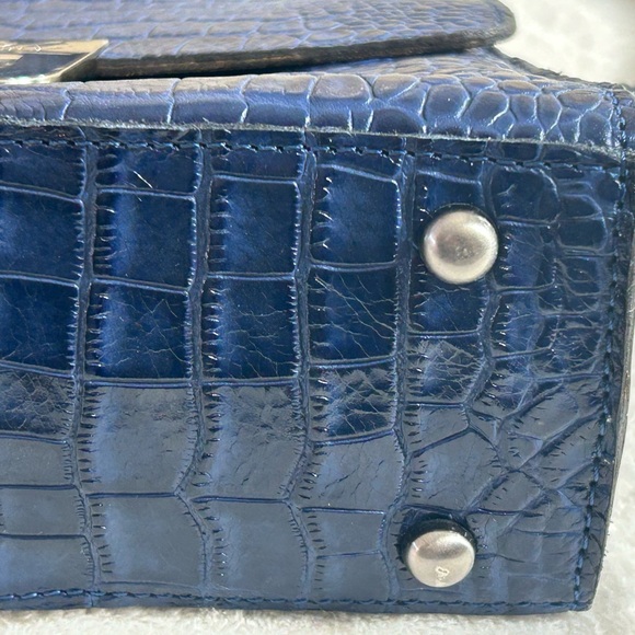 Patricia Nash Blue Leather Croc-Embossed Crossbody Bag Stylish Hardware - Picture 4 of 16